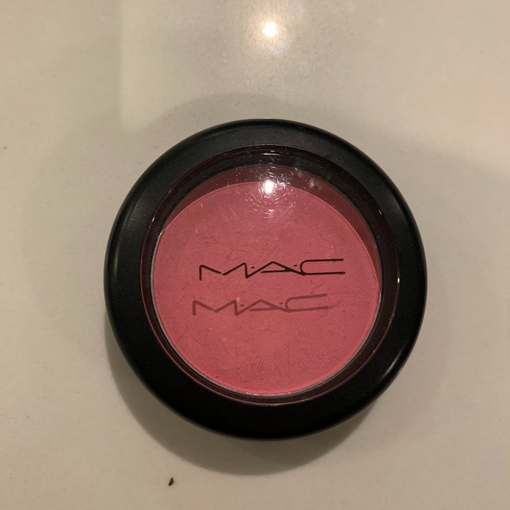 MAC powder blush in Pink Swoon